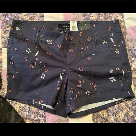 Torrid Shorts NWT - Picture 2 of 3